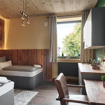Hannover - Phil & Max Und Airport Apart Otel 3*